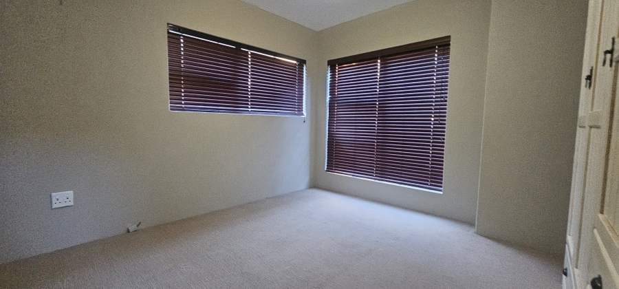 6 Bedroom Property for Sale in Middedorp Western Cape